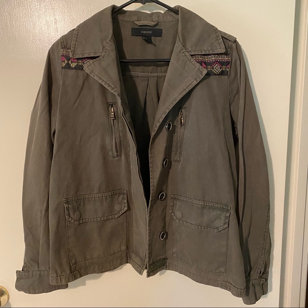 Forever 21 cargo green jacket. Size small. Has pockets in front.